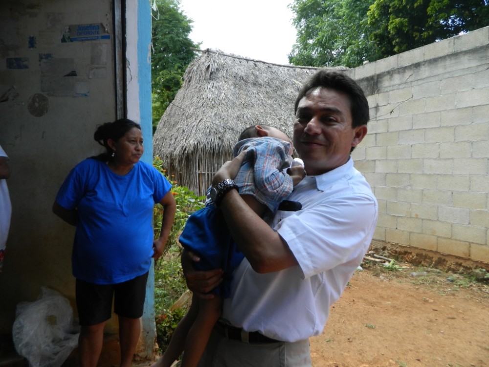 Las oficinas de enlace están abiertas para todos los yucatecos que requieran apoyo sin distingo partidista, ya que están para ayudar y beneficiar a la gente
