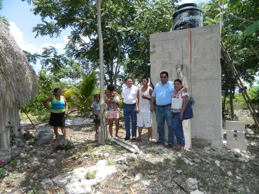 En gira de trabajo en el estado de Yucatán, inauguré en las comisarias de Pocoboch y Tahcabó municipio de Calotmul, baños en apoyo a las familias de bajos recursos, calles y comedores comunitarios.