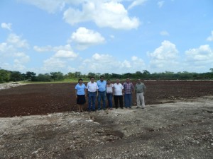 Durante la gira de trabajo en la comisaría de Pocoboch, se dio banderazo de salida para la construcción de un campo de fútbol en el municipio de Calotmul.